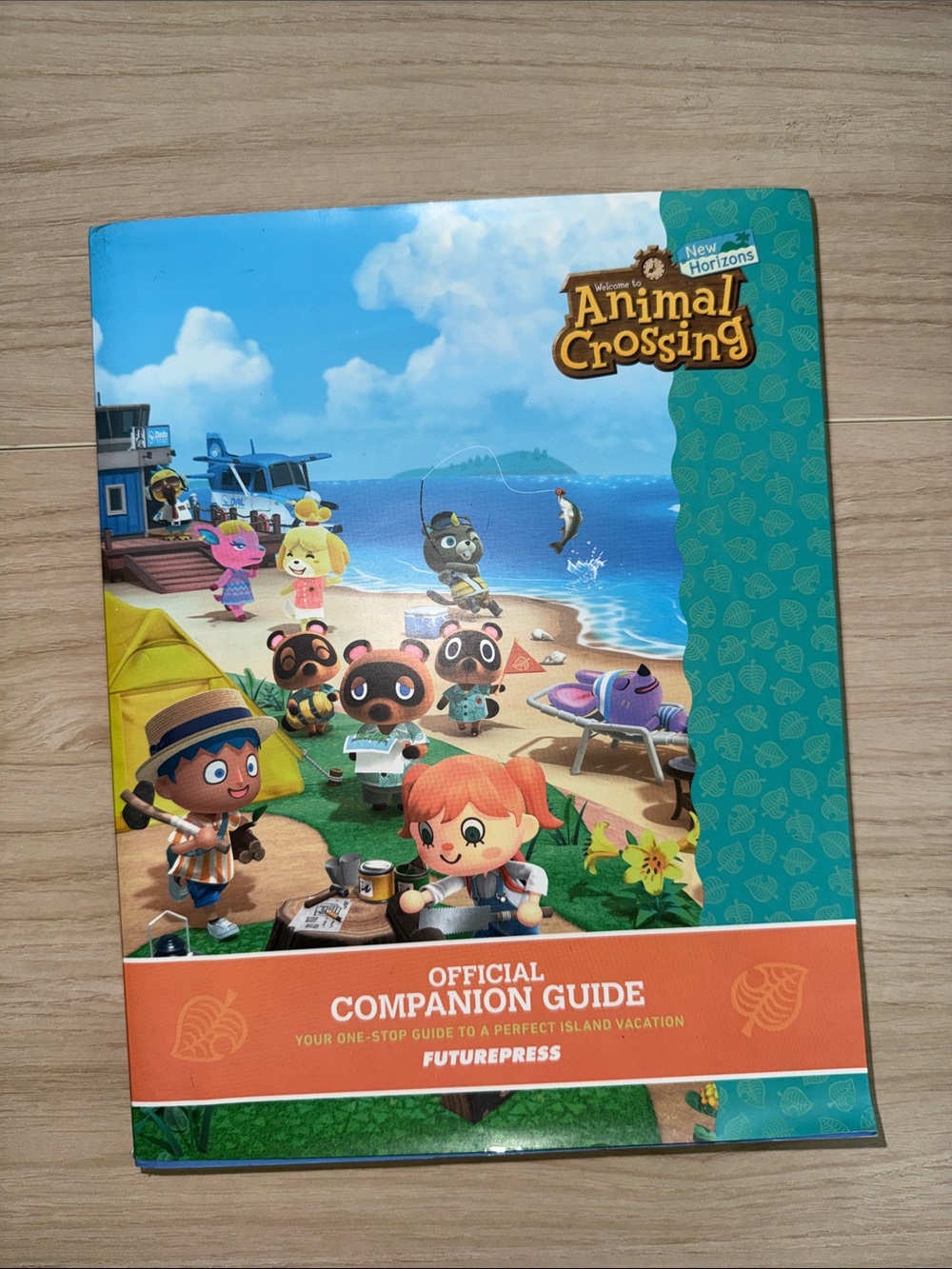 Collectors New Horizons Official Companion Guide - FREE GIFT WITH PURCHASE 🎁